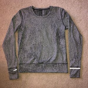 Lululemon long sleeve pullover size 4